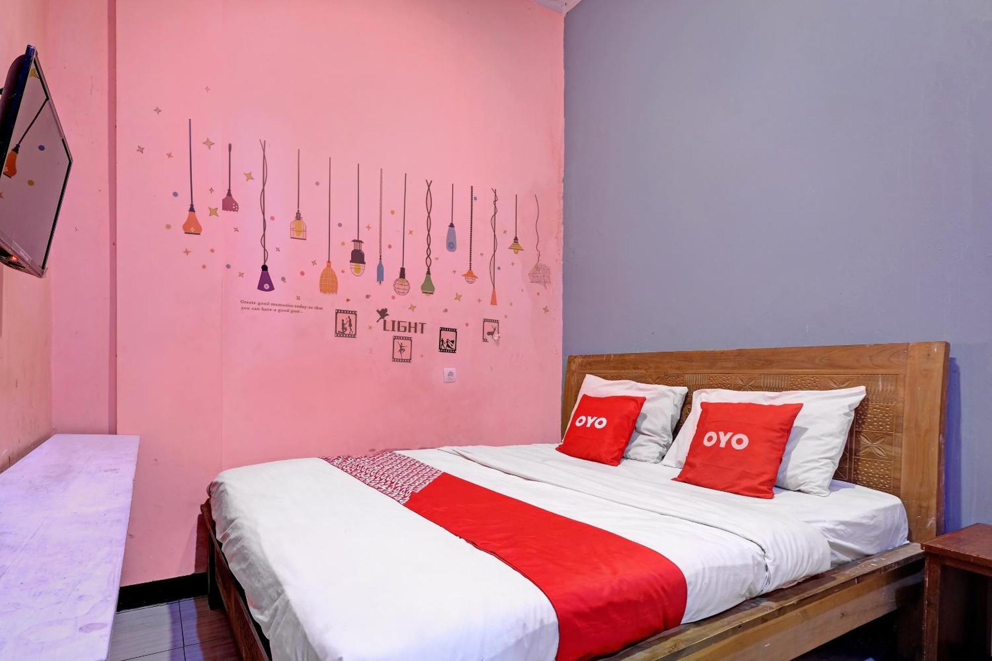 Oyo Life 92877 Hotel Rainbow 7296 Semarang Exterior photo