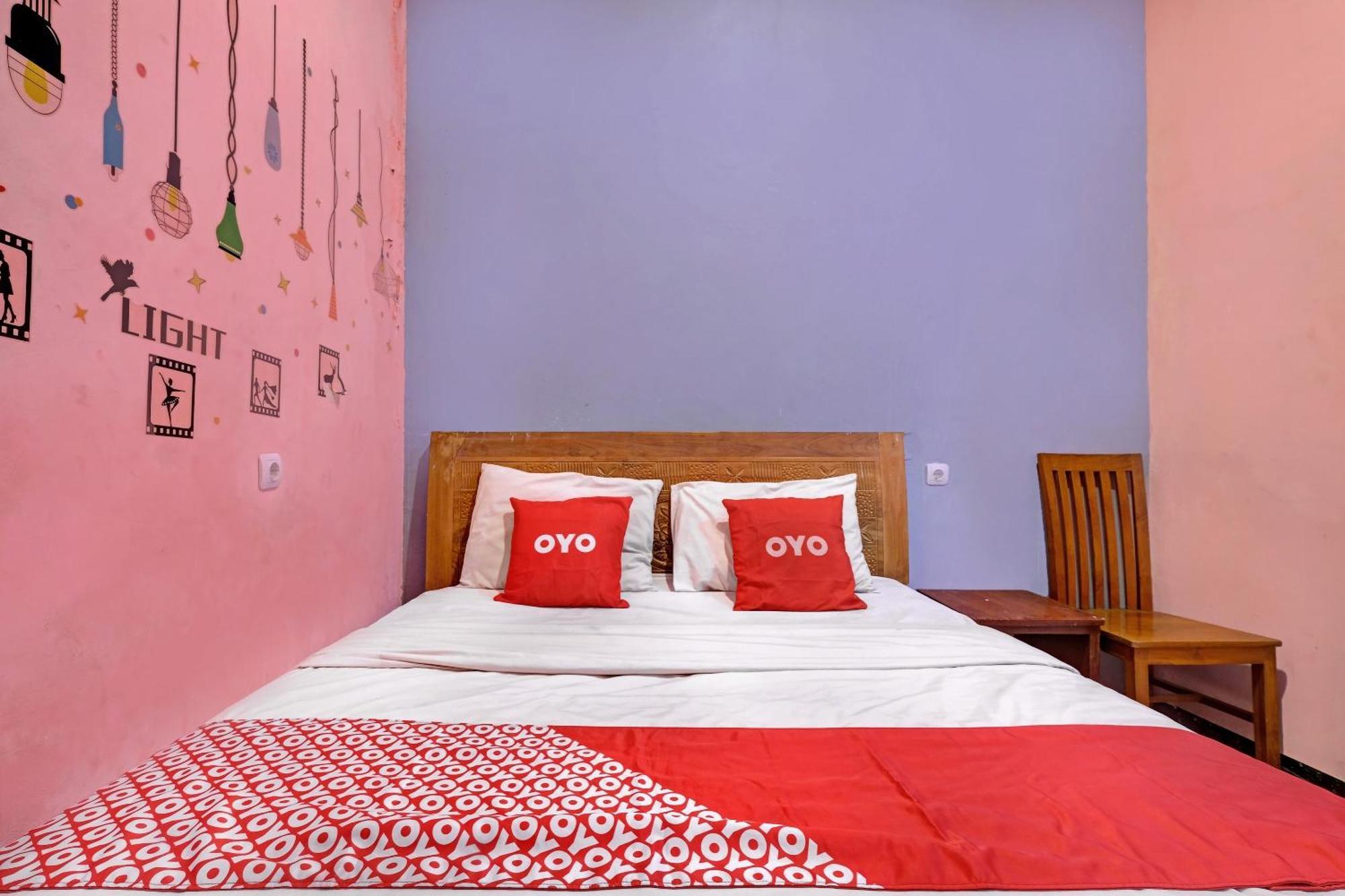 Oyo Life 92877 Hotel Rainbow 7296 Semarang Exterior photo