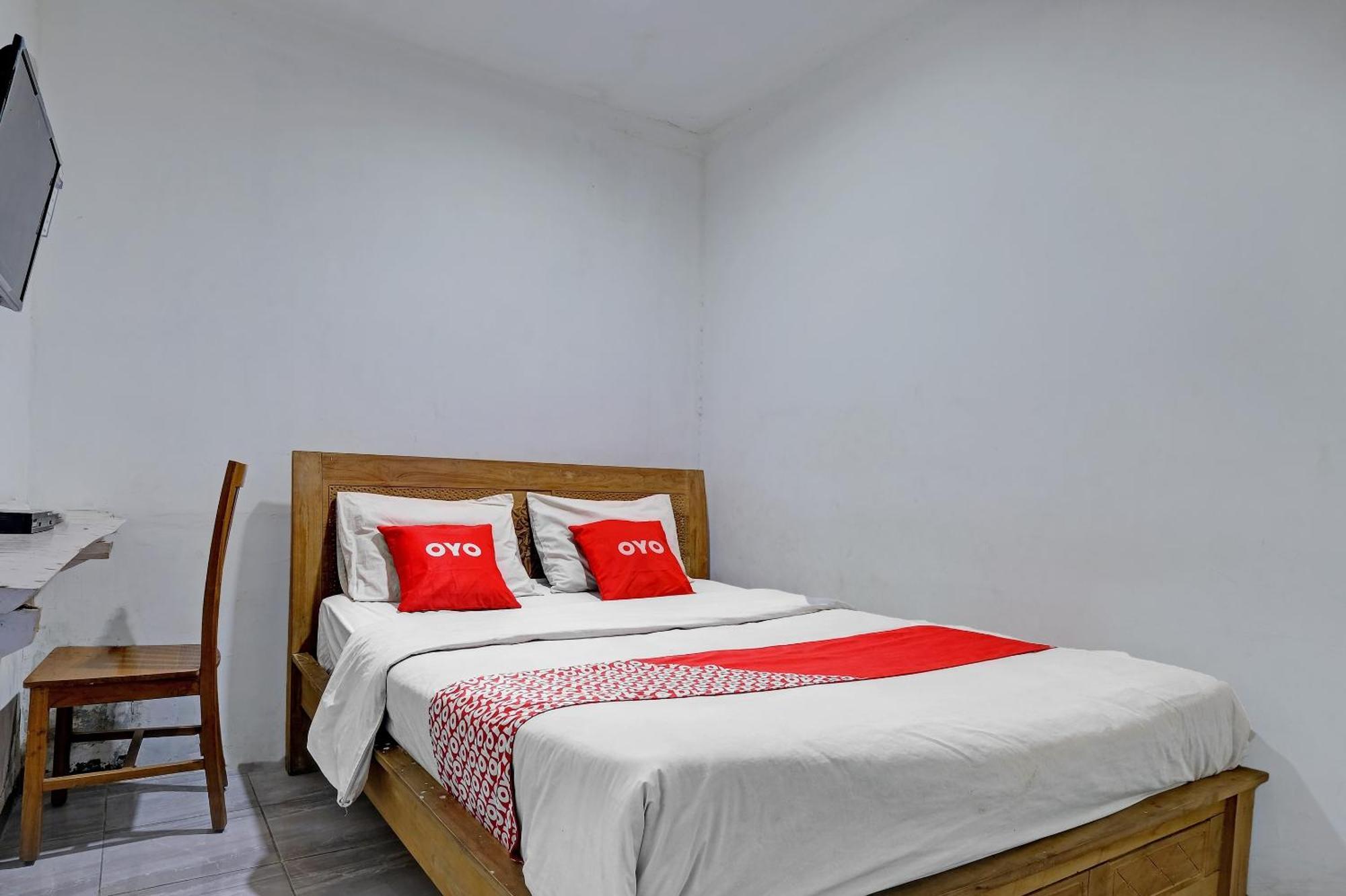 Oyo Life 92877 Hotel Rainbow 7296 Semarang Exterior photo
