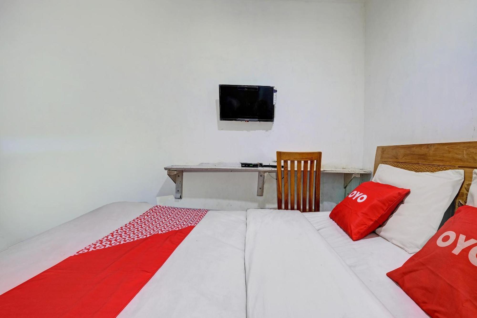 Oyo Life 92877 Hotel Rainbow 7296 Semarang Exterior photo